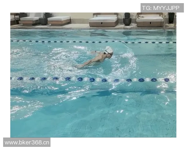 蝶泳技术突破与训练技巧：提升游泳速度与动作协调性的科学分析与实践指南